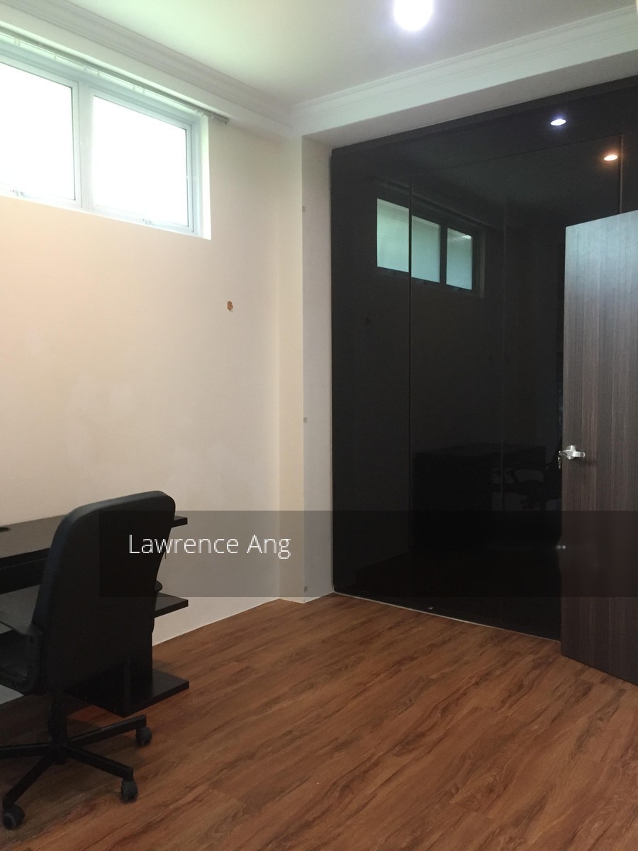 East View 18 thumbnail photo